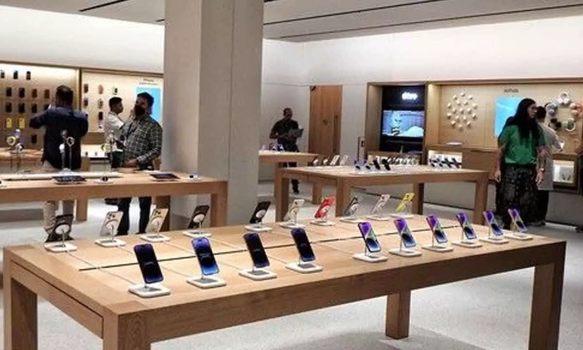 Apple online, retail stores offer best ways to own iPhone 15
