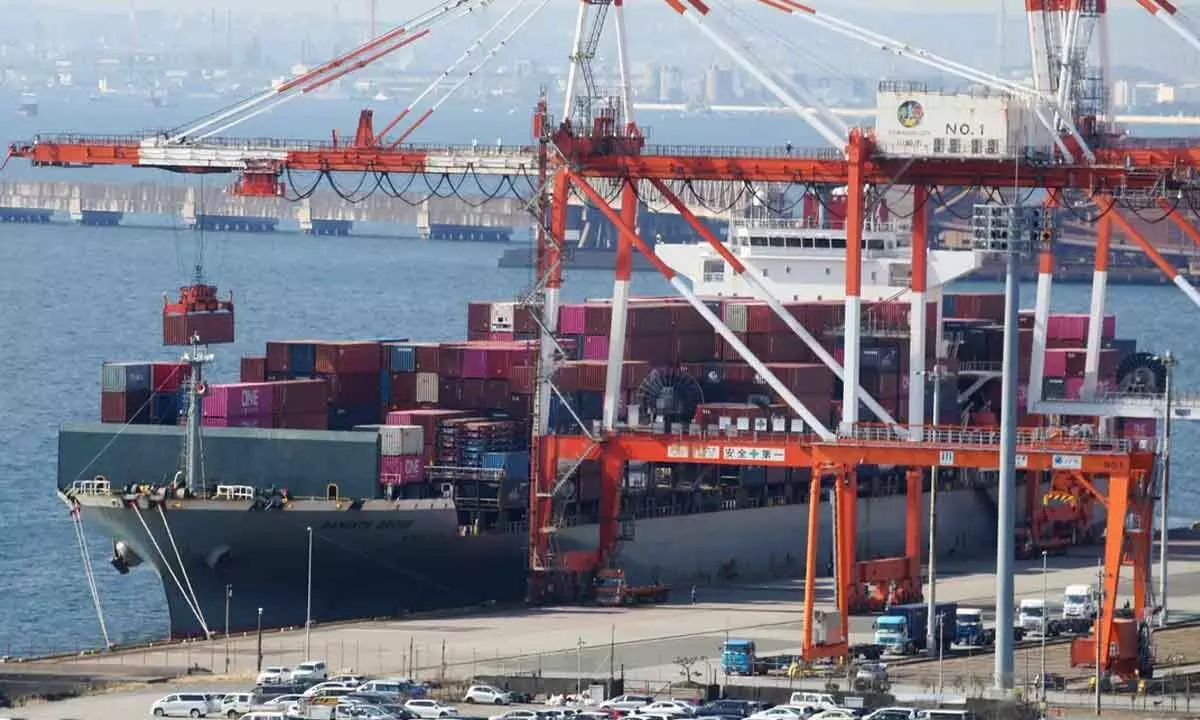 Japan records trade deficit in August