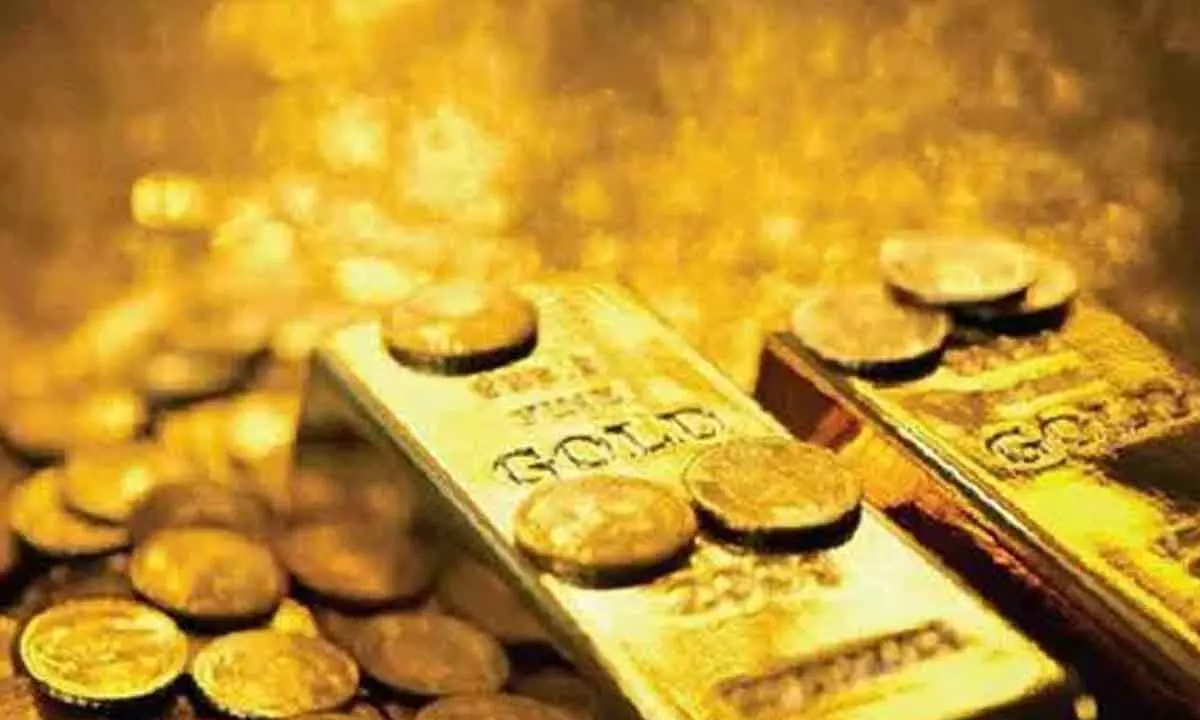 Gold futures trading lower, silver higher