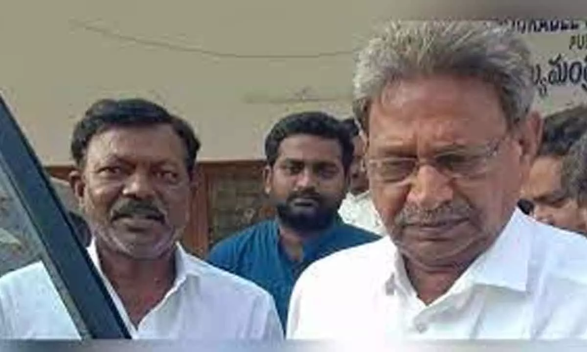 Kadapa MP’s father released on escort bail