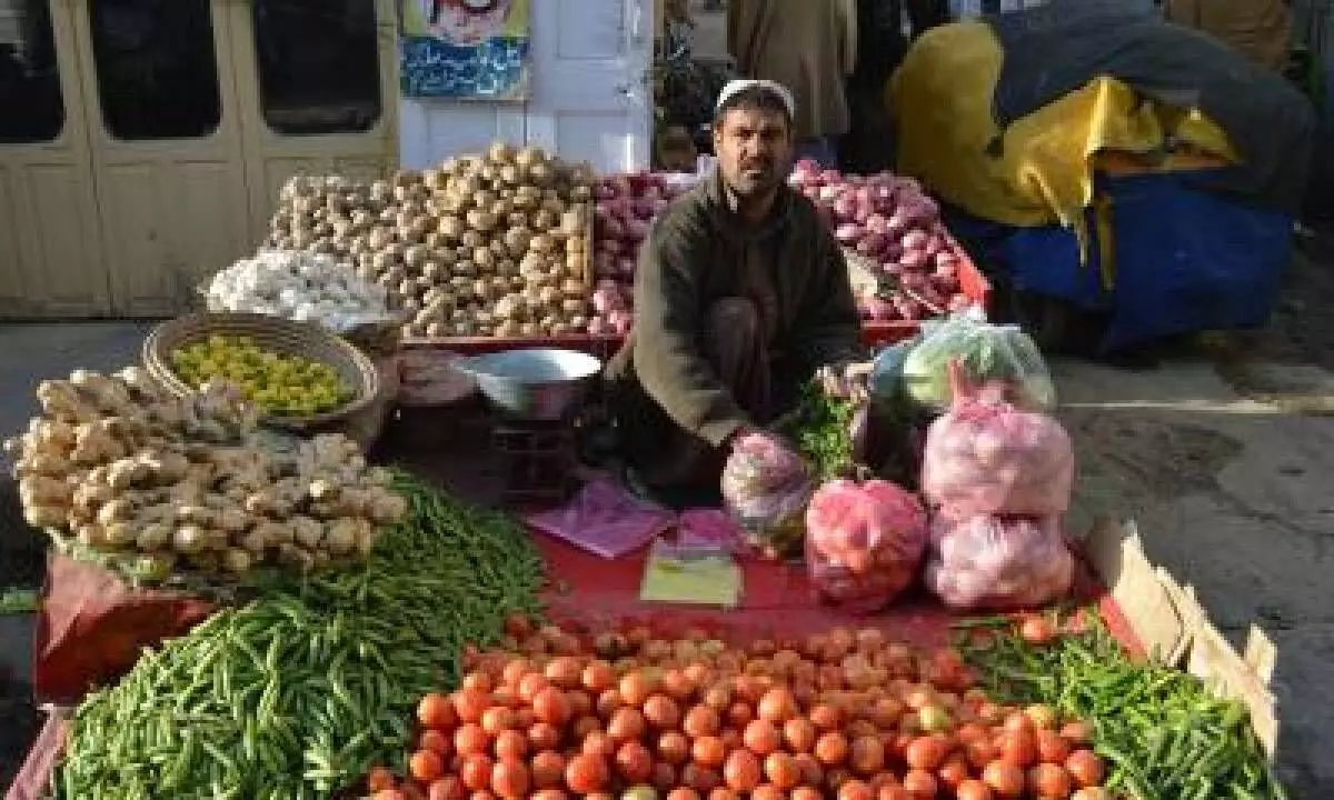 Pakistans economy on edge of precipice, warns World Bank