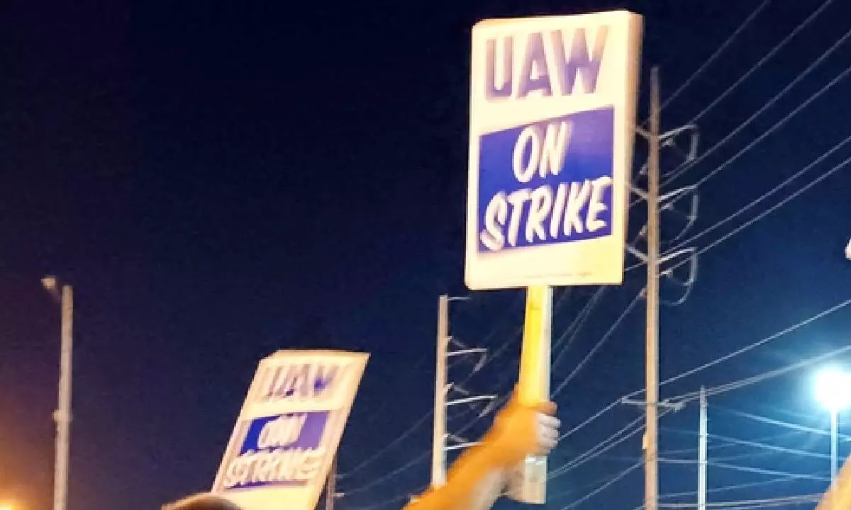 Ongoing strike against Big Three US automakers expected to expand