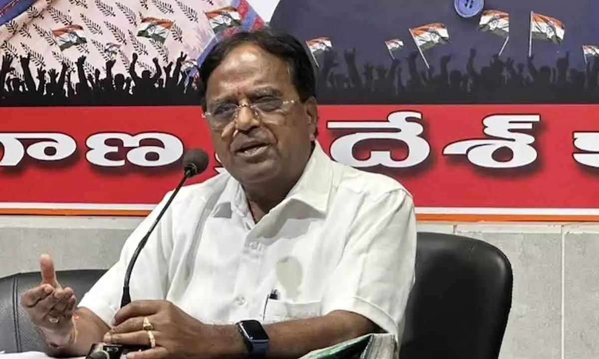 Ex-PCC chief Lakshmaiah quits Congress