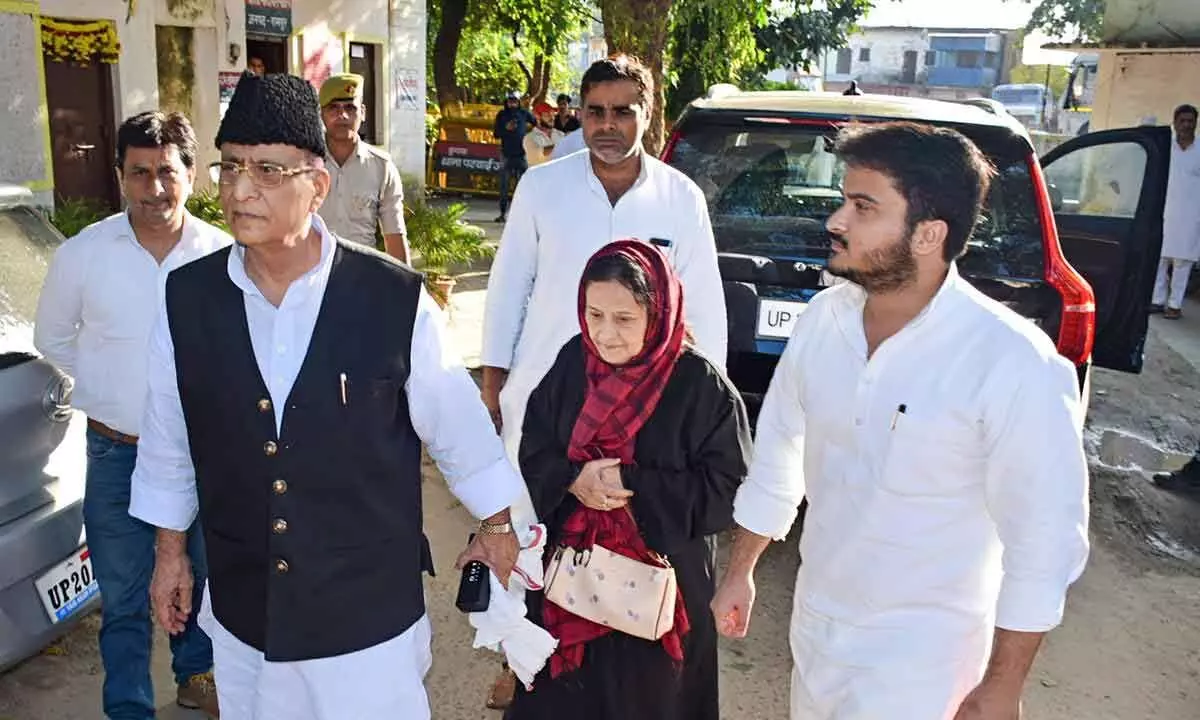 Fake birth certificate: Azam Khan, family given 7-yr jail