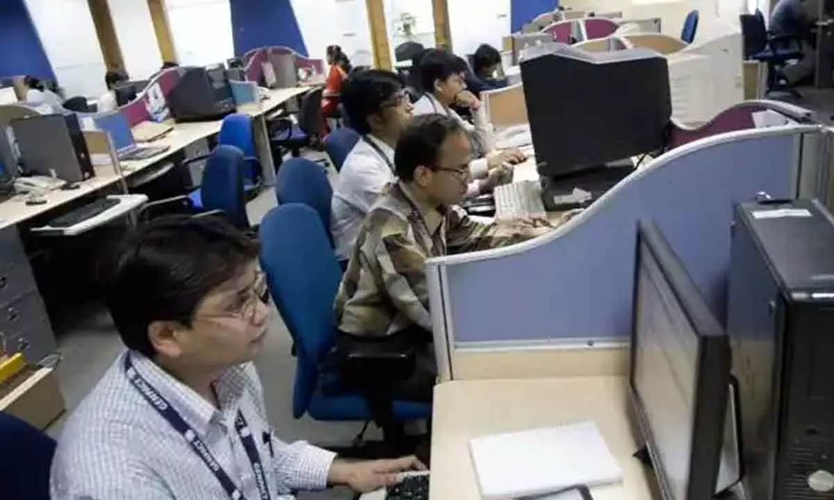 Top global IT firms halt hiring in India