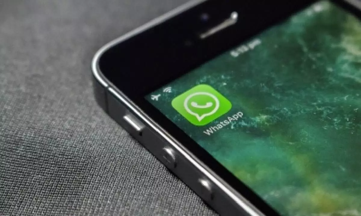 MCA y Meta unen fuerzas: lanzan una línea de ayuda de verificación de datos en WhatsApp en India