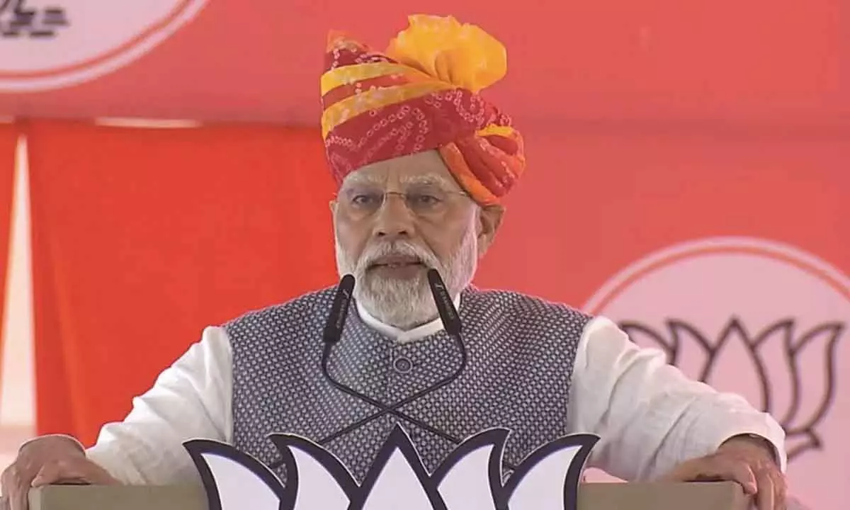 People angry with dynastic and negative politics of Cong: Modi