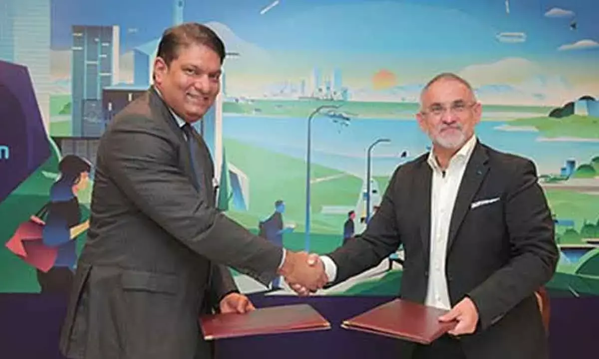 Krishna Bodanapu, MD, Cyient Ltd and Roque Carmona, Chief Procurement Officer, Thales exchanging the loi