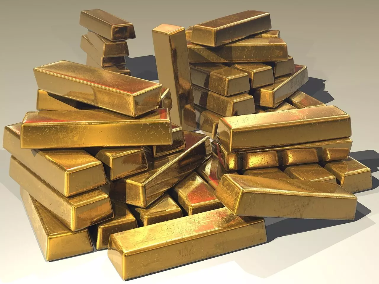 Gold hits 6 month high on weak dollar and US rate pause expectations
