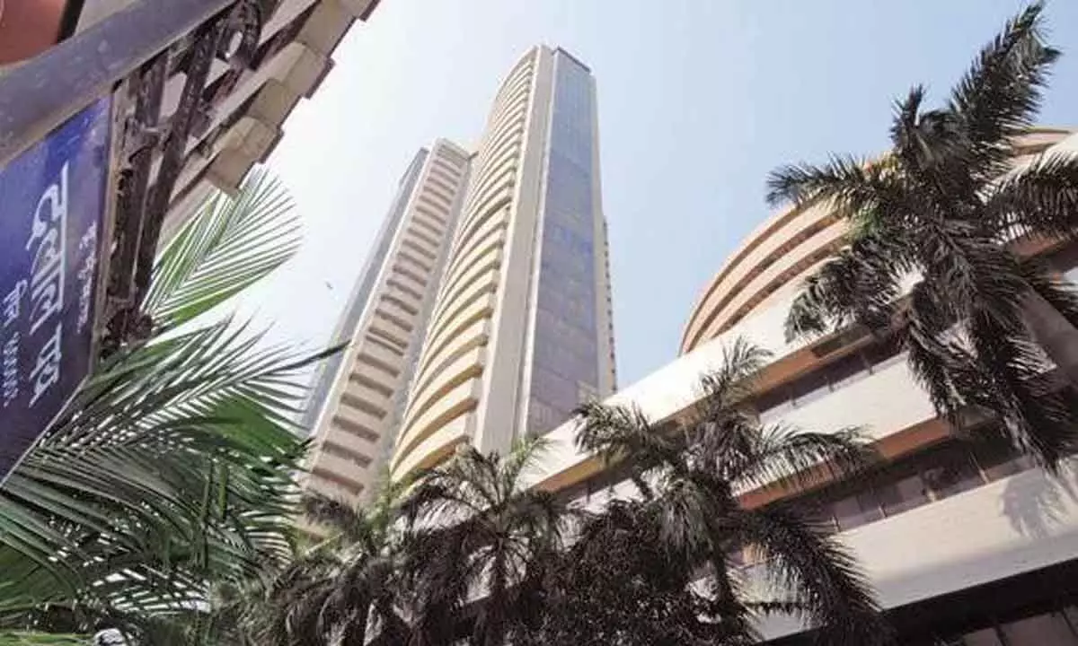 Sensex gains 500 points led by private sector banks