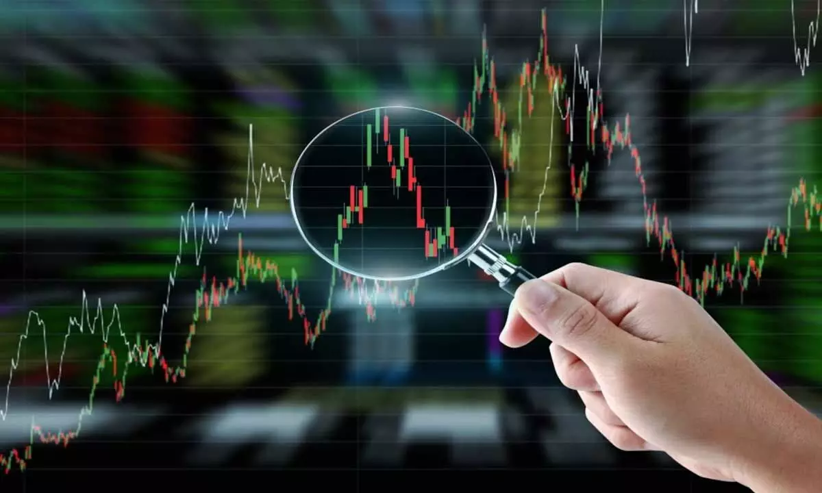 Nifty forms Hammer candle