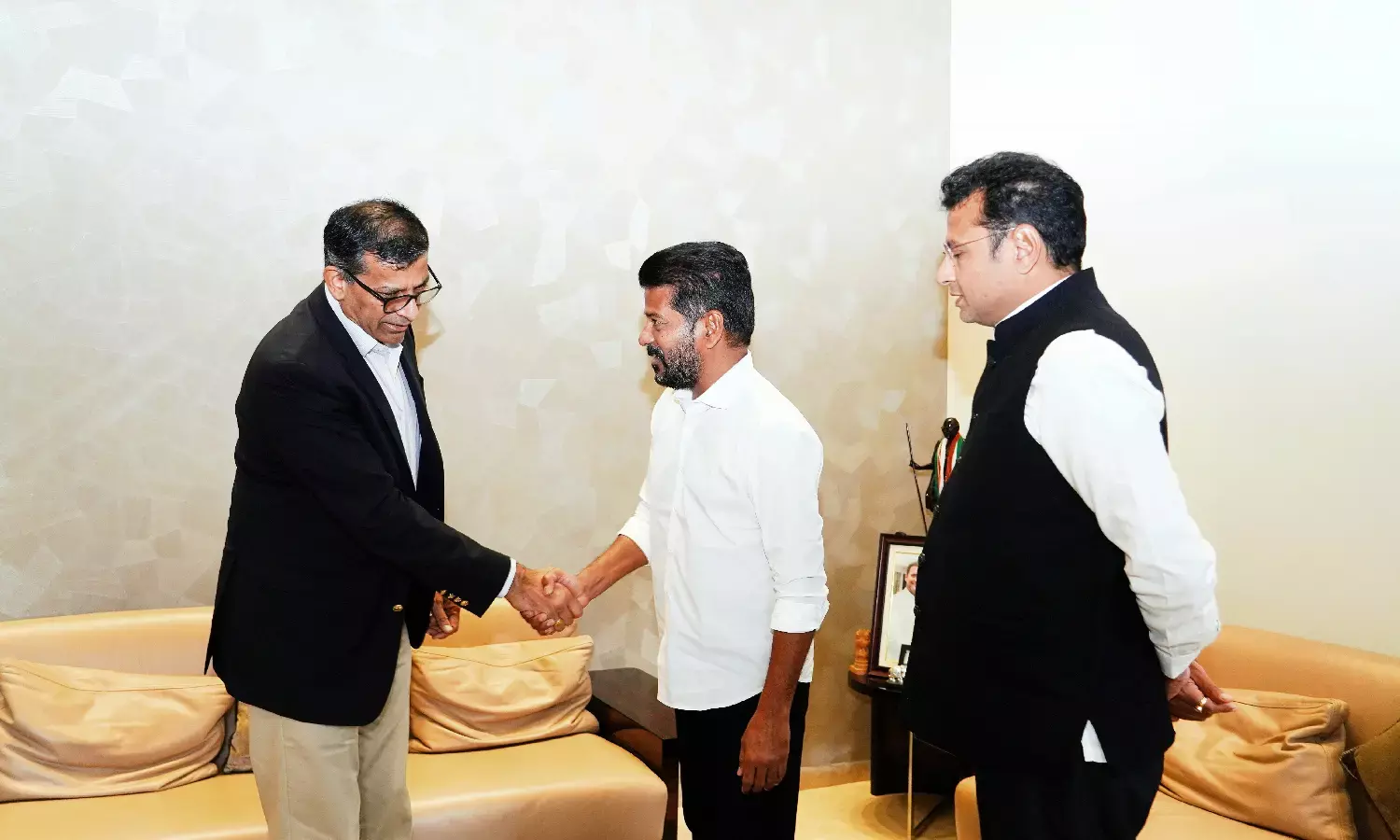 CM Revanth Reddy held a meeting with former RBI Gov Raghuram Rajan at his residence in Jubilee Hills