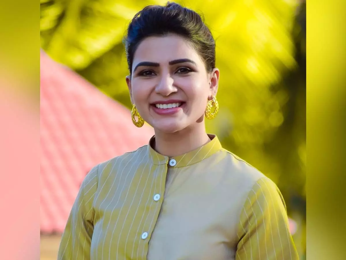 Samantha Akkineni takes a spiritual journey to Tirumala with her friend |  Kurti designs party wear, Long kurti designs, Modest dresses casual