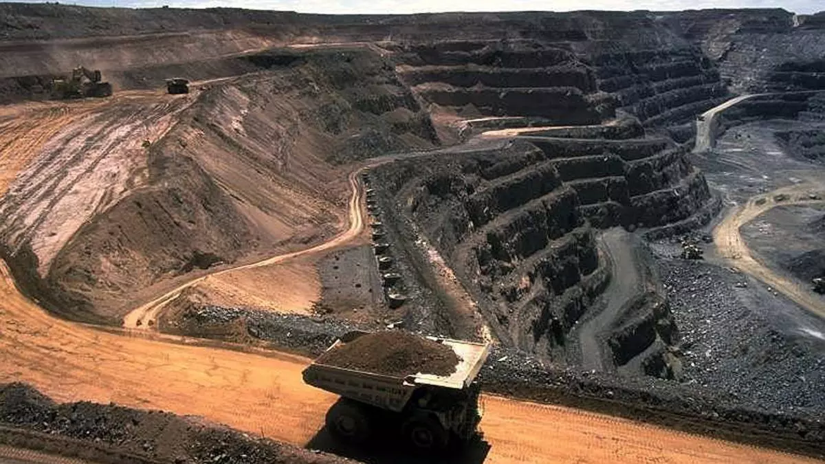 Govt to auction 26 coal mines on Wednesday while IEA predicts a decline in coal demand globally by 2.6%