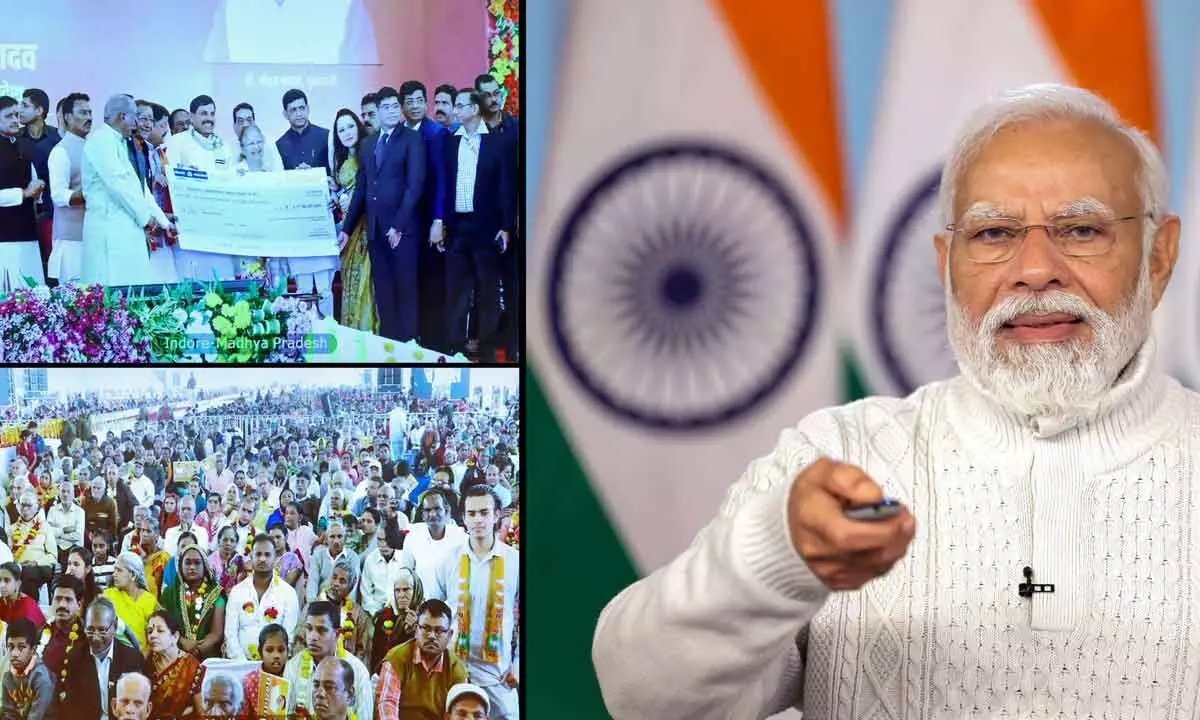 Biggest four castes are poor, youth, women, farmers: Modi