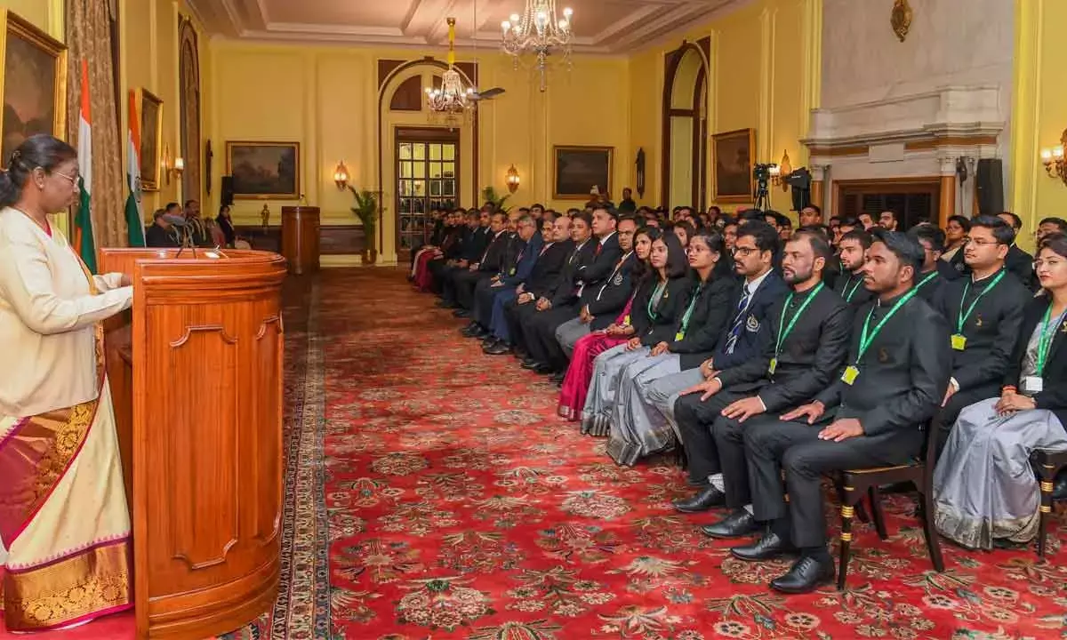 Your actions will impact lives of citizens: Prez to babus