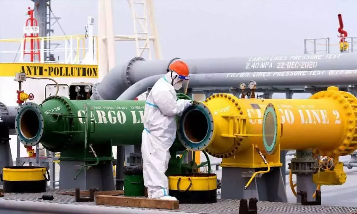 Cheers for reduced CAD print amid concerns of worsening in future