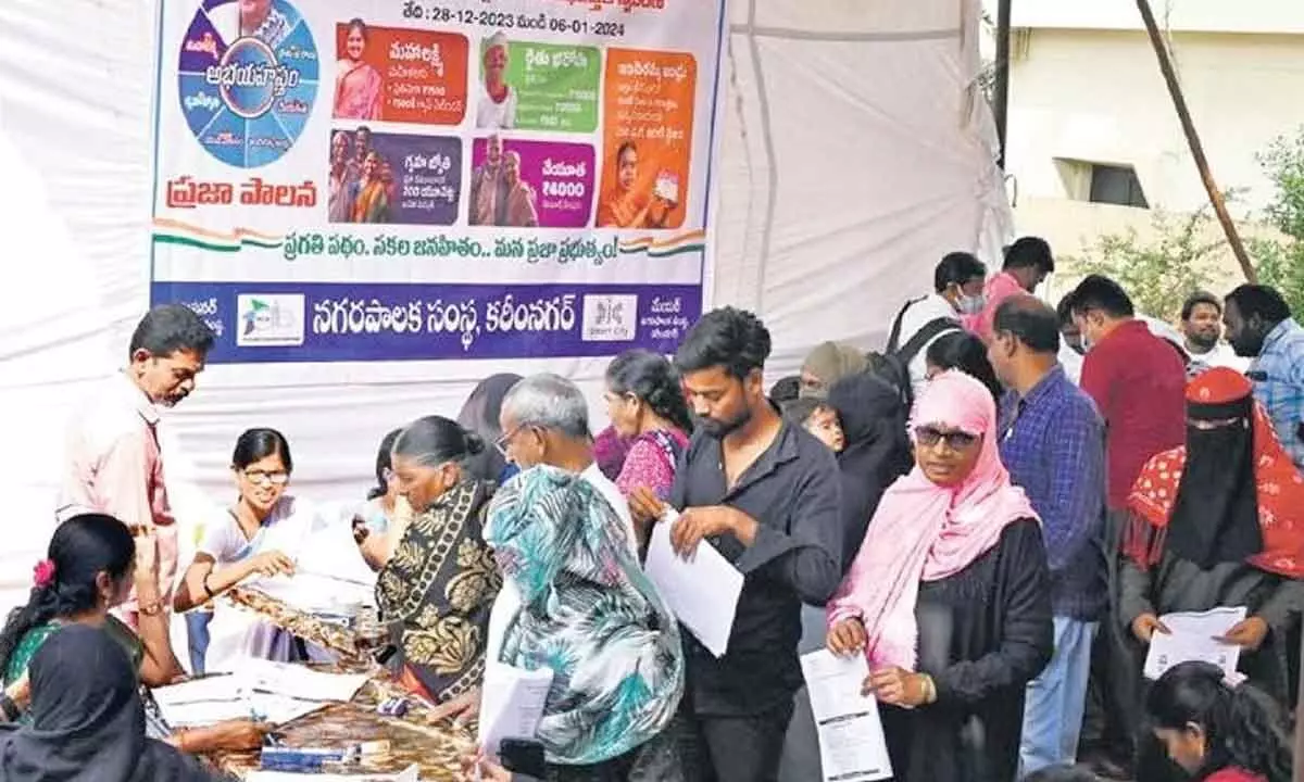 Telangana Praja Palana sees 57 lakh applications