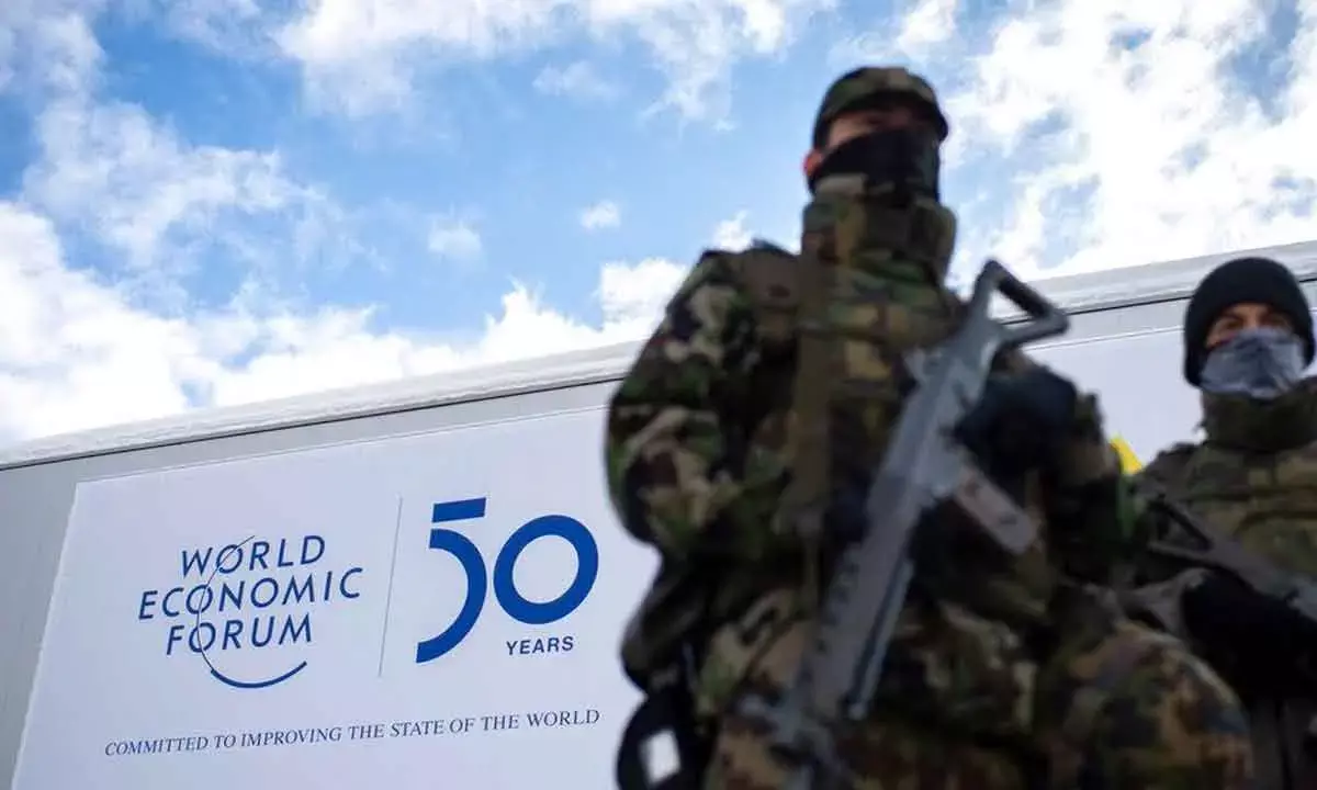 Army troops turn Davos into fortress ahead of WEF meet