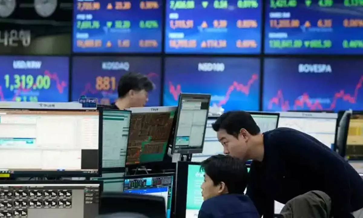 Asian Stocks Rebound Cautiously as Israel-Iran Tensions Linger; Oil Prices Surge, Gold Retreats Asian Stocks Rebound Cautiously as Israel-Iran Tensions Linger; Oil Prices Surge, Gold Retreats