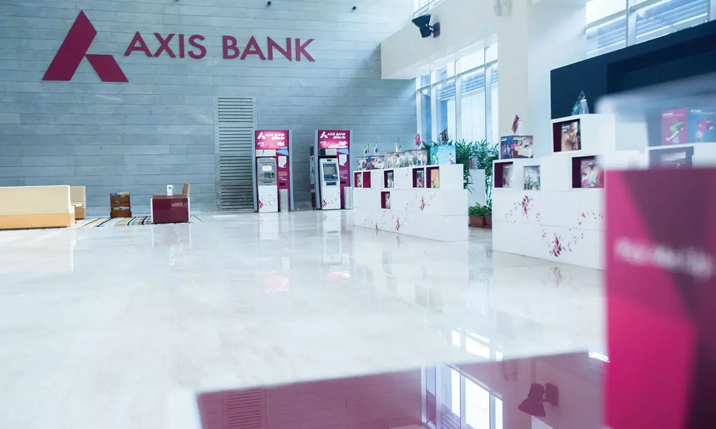 Axis Bank posts 5% rise in Q3 consolidated net profit; flags concerns on deposit growth