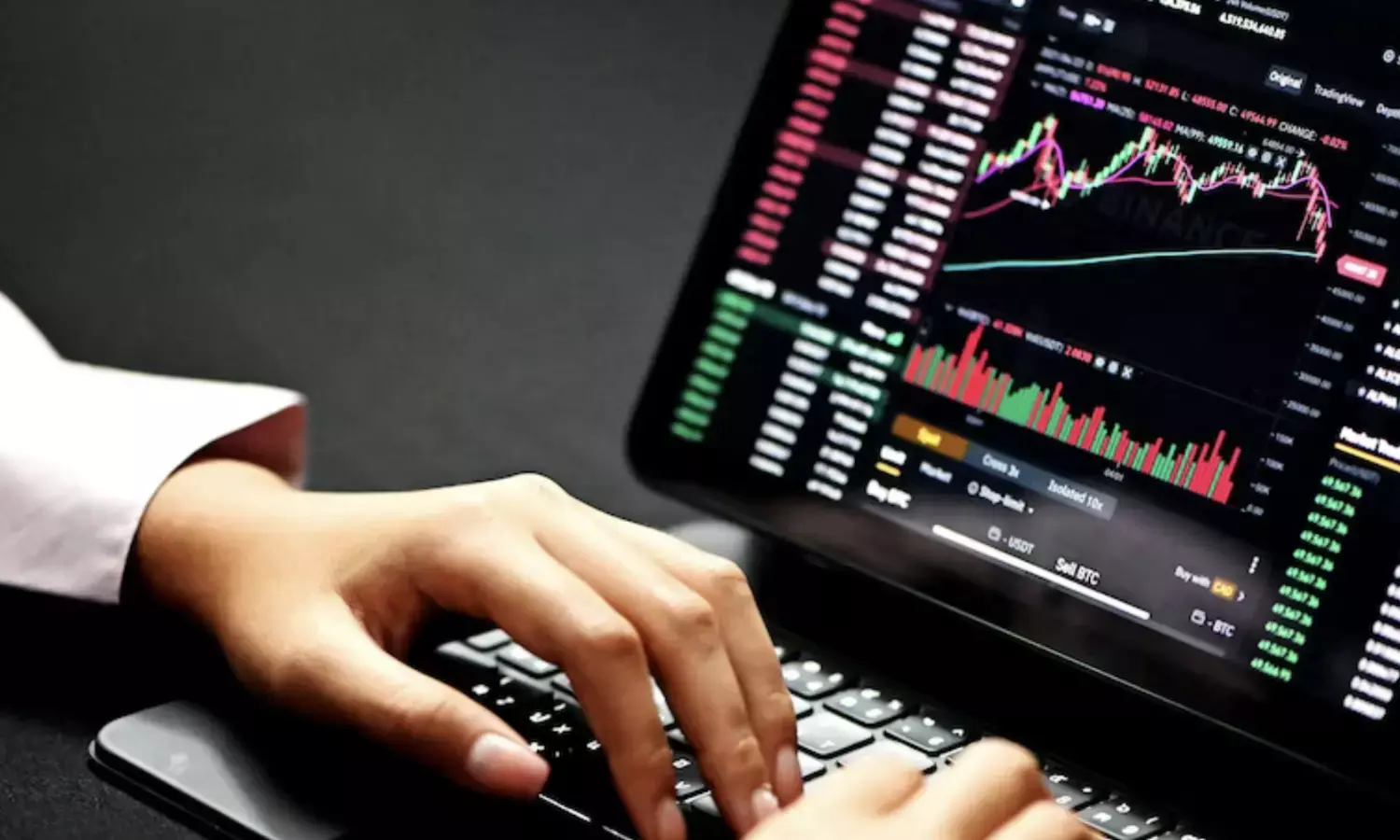 Stock market trades nearly flat amid RBI’s rate cut possibility