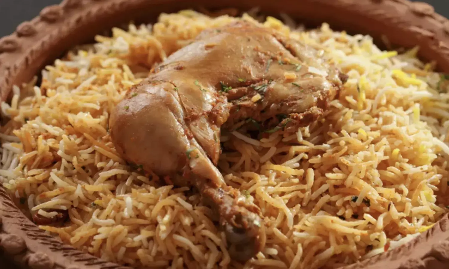 Paradise or Bawarchi | Decoding the nutritional benefits of Hyderabadi biryani!