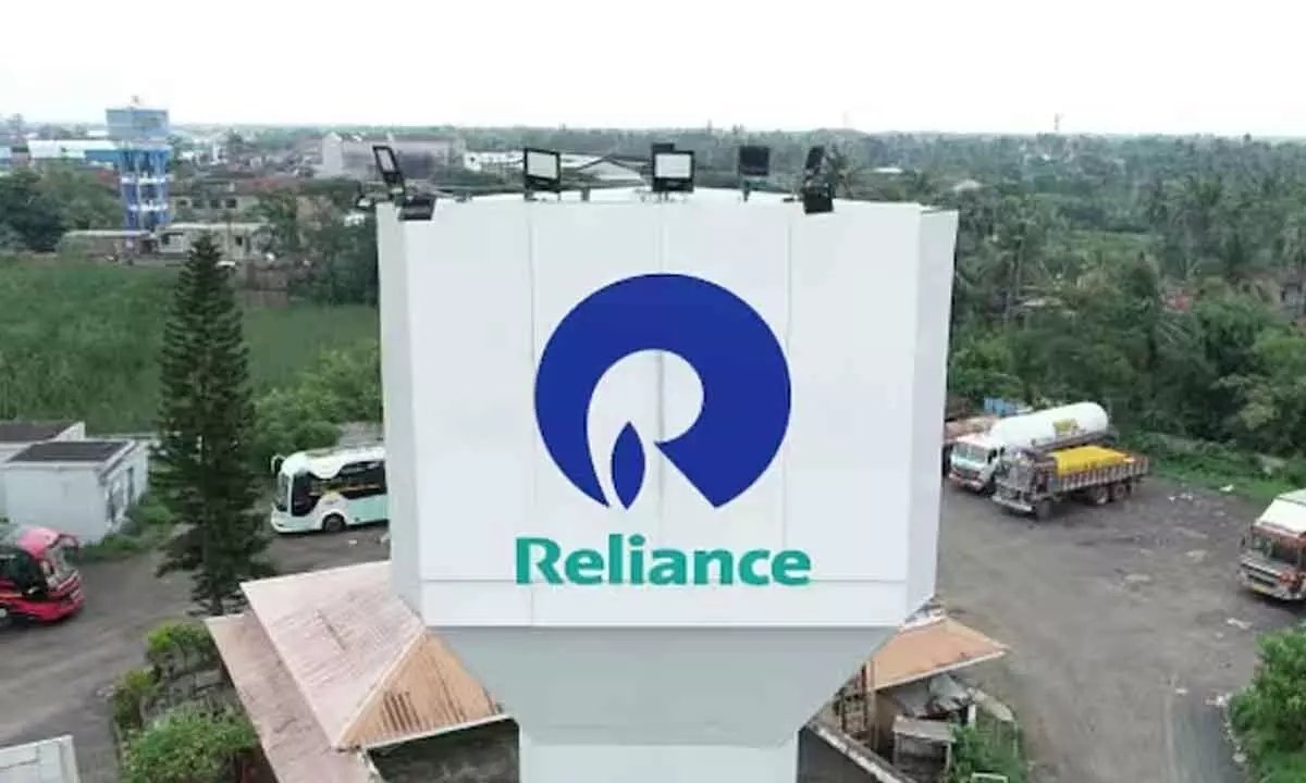 RIL mcap climbs to Rs19.59 lakh cr