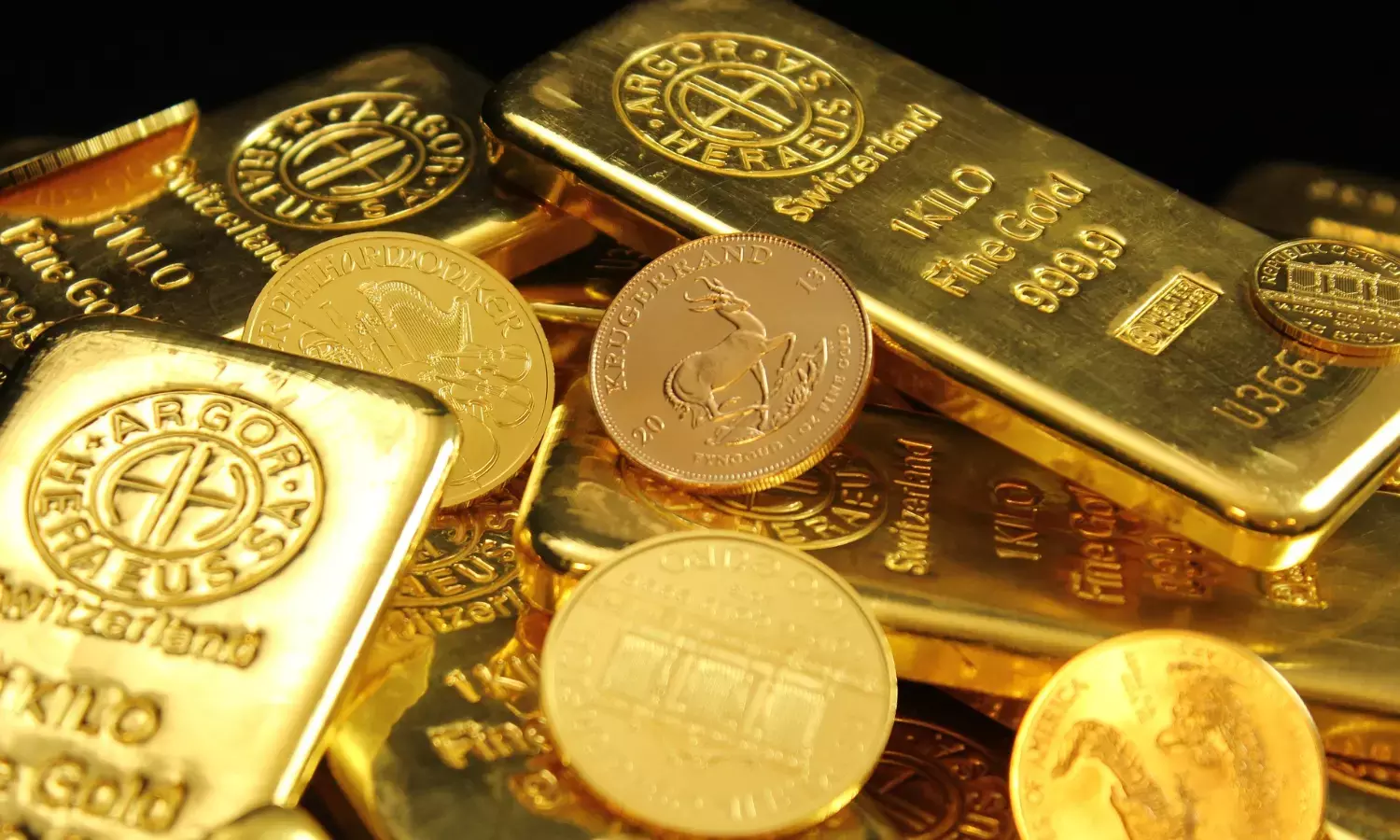 Gold remains flat; silver jumps Rs 400