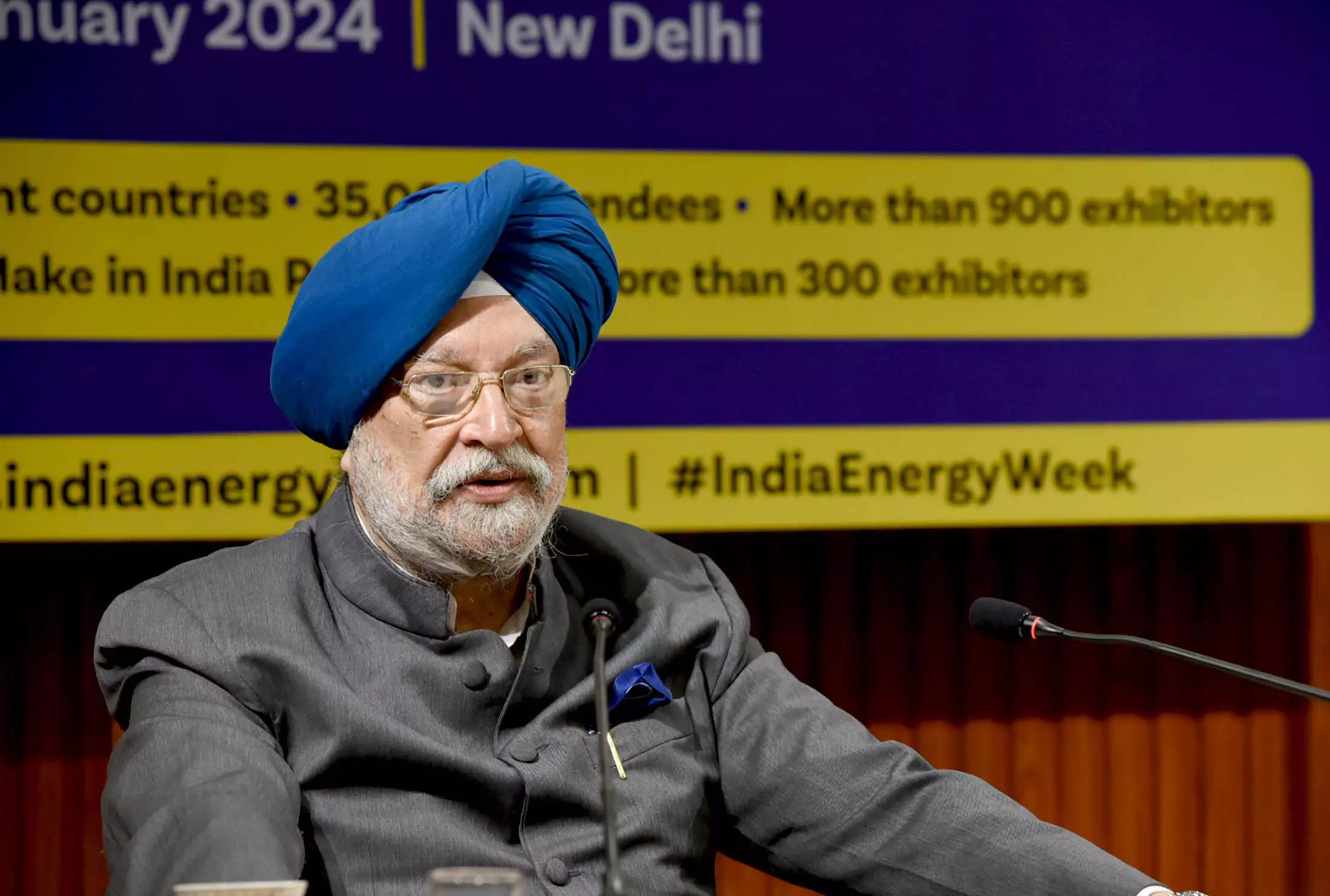 Govt making constant efforts to keep CNG prices under control: Oil minister Puri Govt making constant efforts to keep CNG prices under control: Oil minister Puri