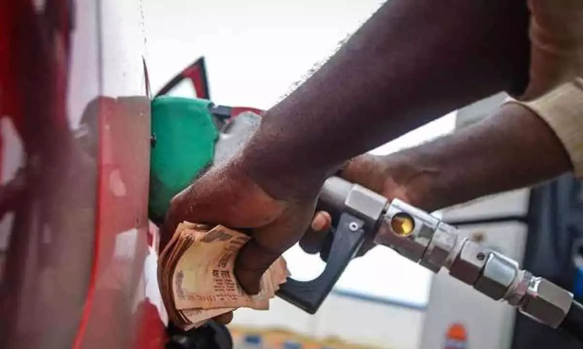 Oil cos losing Rs 3-a-litre on diesel due to firming up prices