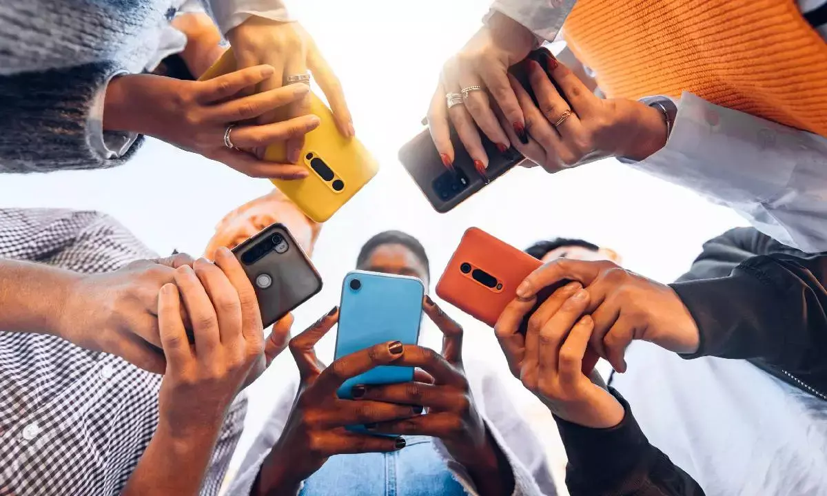 Global data traffic hit 59 exabytes in 2023, equivalent to over 46 cr smartphones