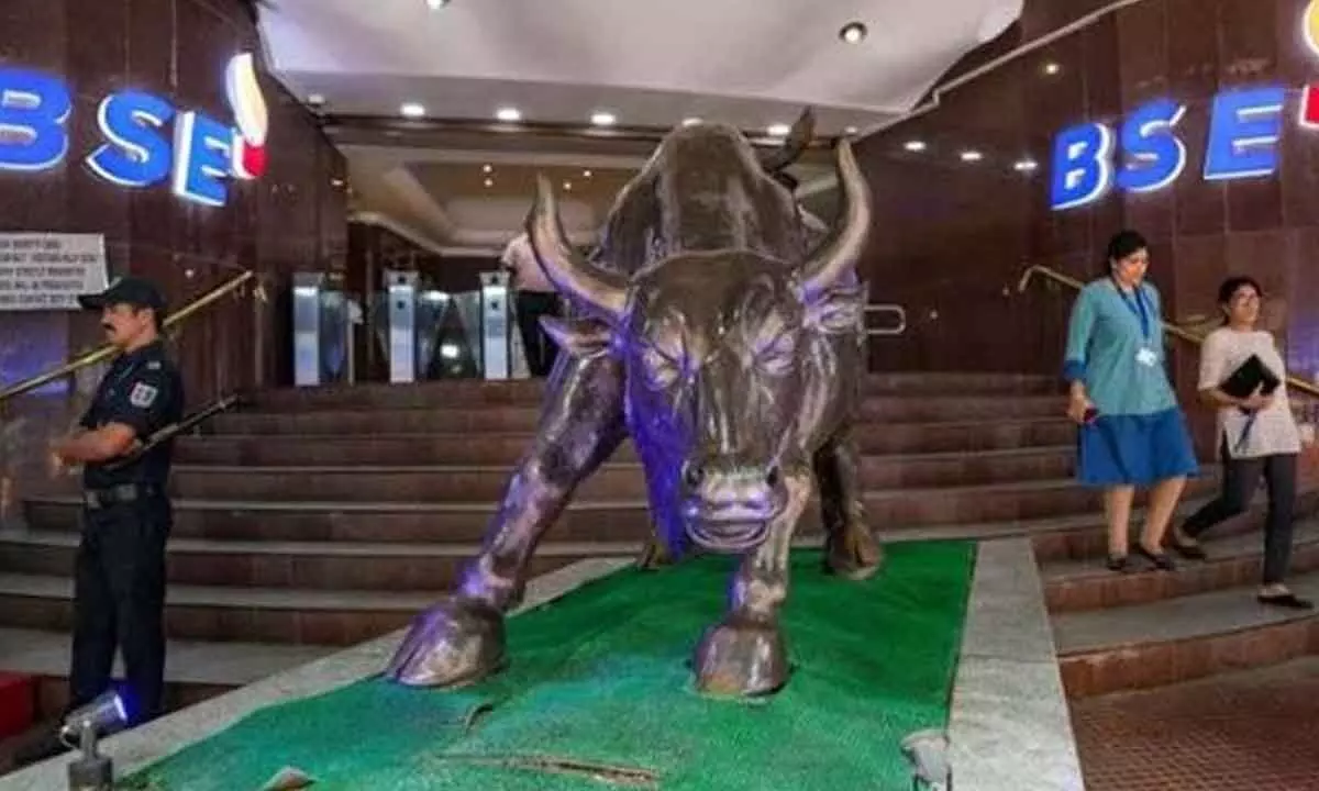 Markets rebound on buying in BFSI, IT stocks