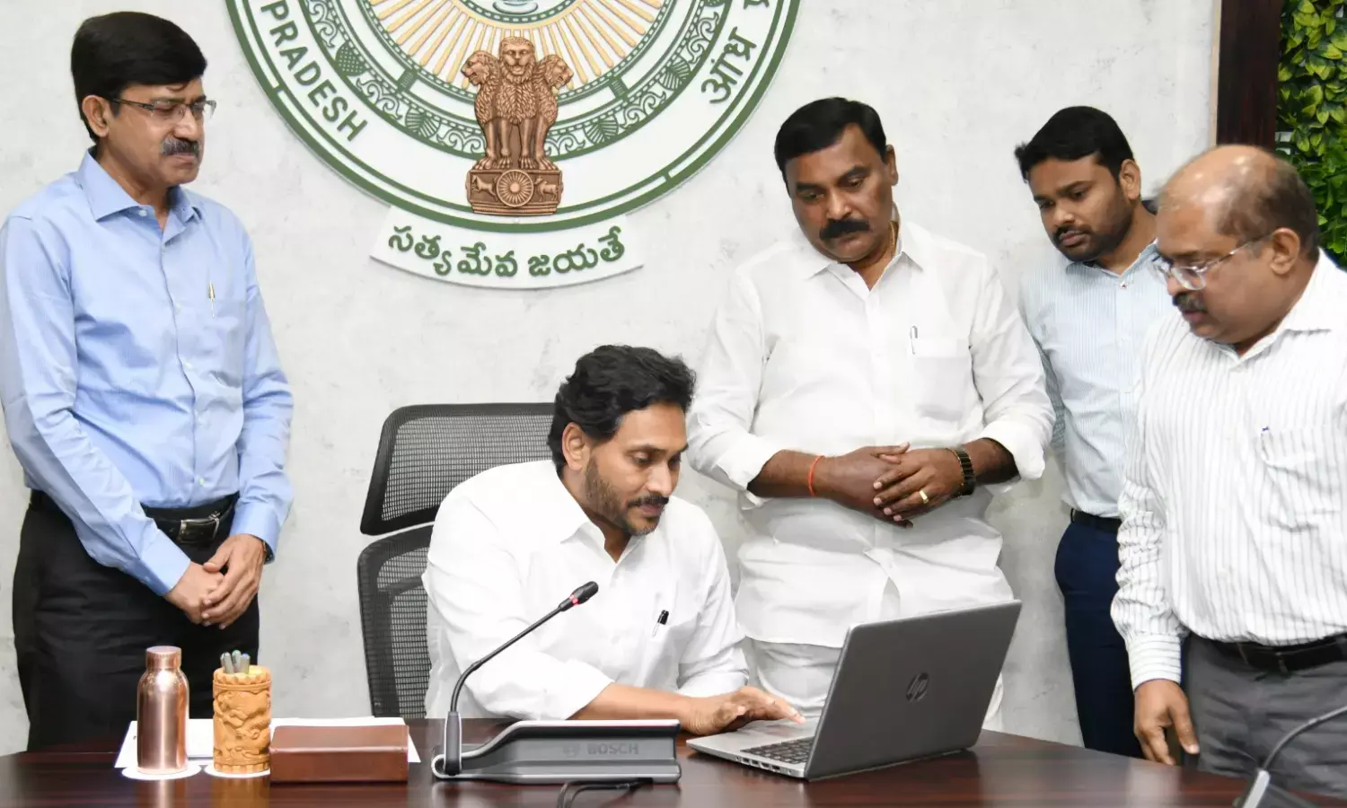 Jagan releases Rs 78.53 cr for Kalanamasthu, Shaadi Tohfa