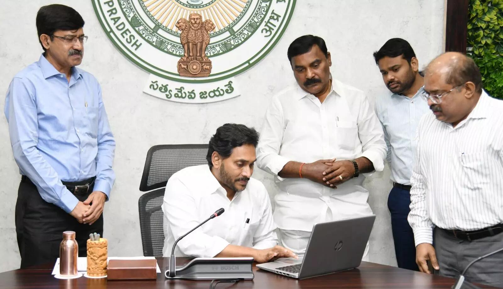 Jagan releases Rs 78.53 cr for Kalanamasthu, Shaadi Tohfa