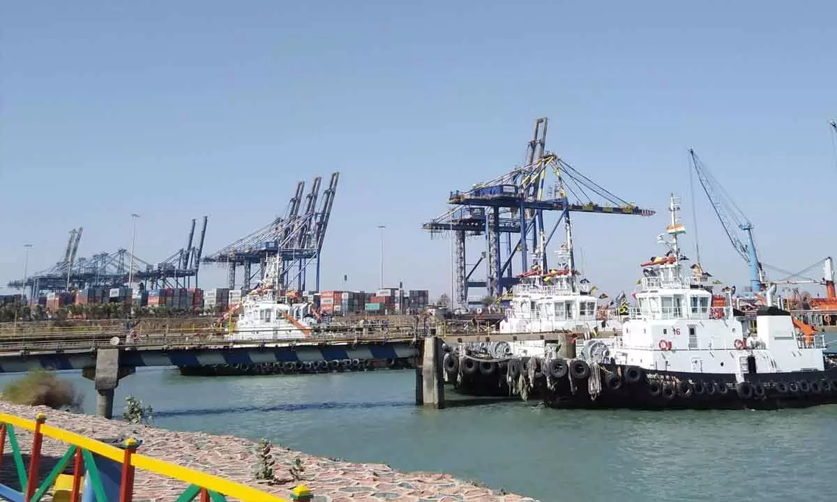 Dock workers call for boycott of ships carrying weapons