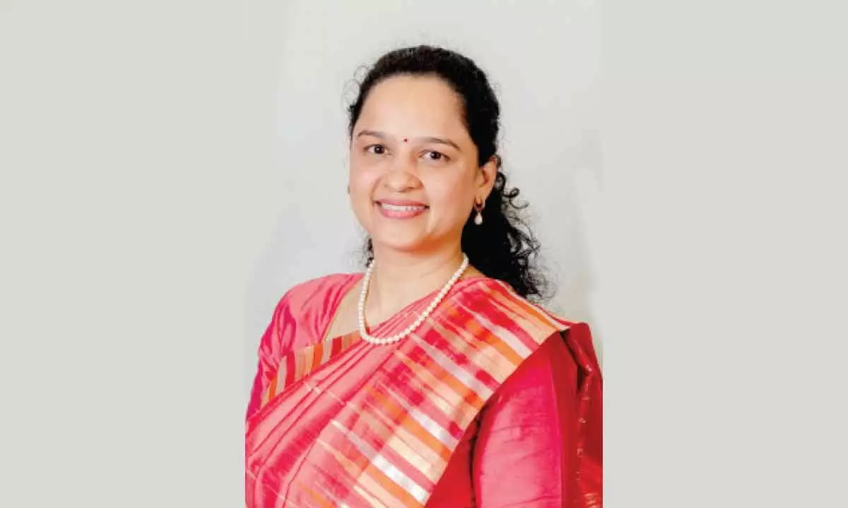 Anuradha Bhide Pandit, Professor, Kabir Baug Math Sansthas Sunjeevan Yoga Therapy Centre Anuradha Bhide Pandit, Professor, Kabir Baug Math Sansthas Sunjeevan Yoga Therapy Centre