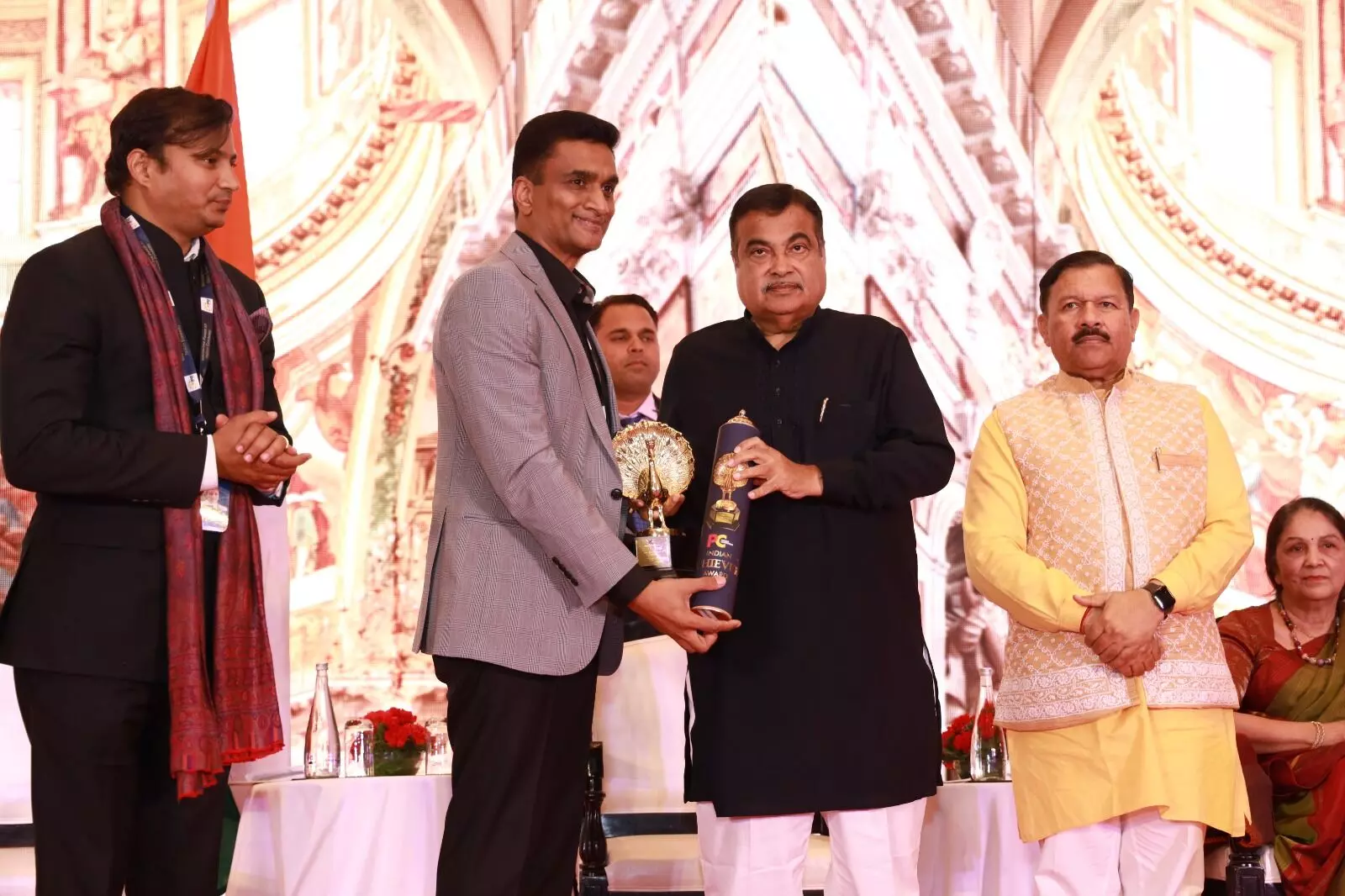 Dr Komatireddy Suryapavan Reddy bags Indian Achievers Award