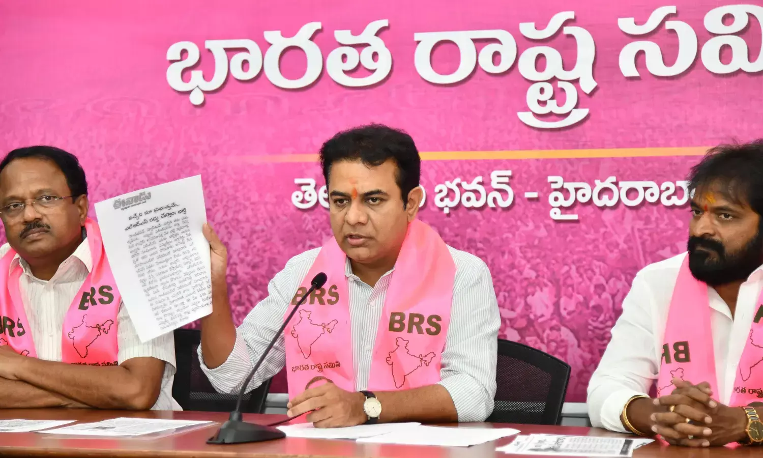 KTR accuses the Congress party of Rs 20000 crore LRS plunder
