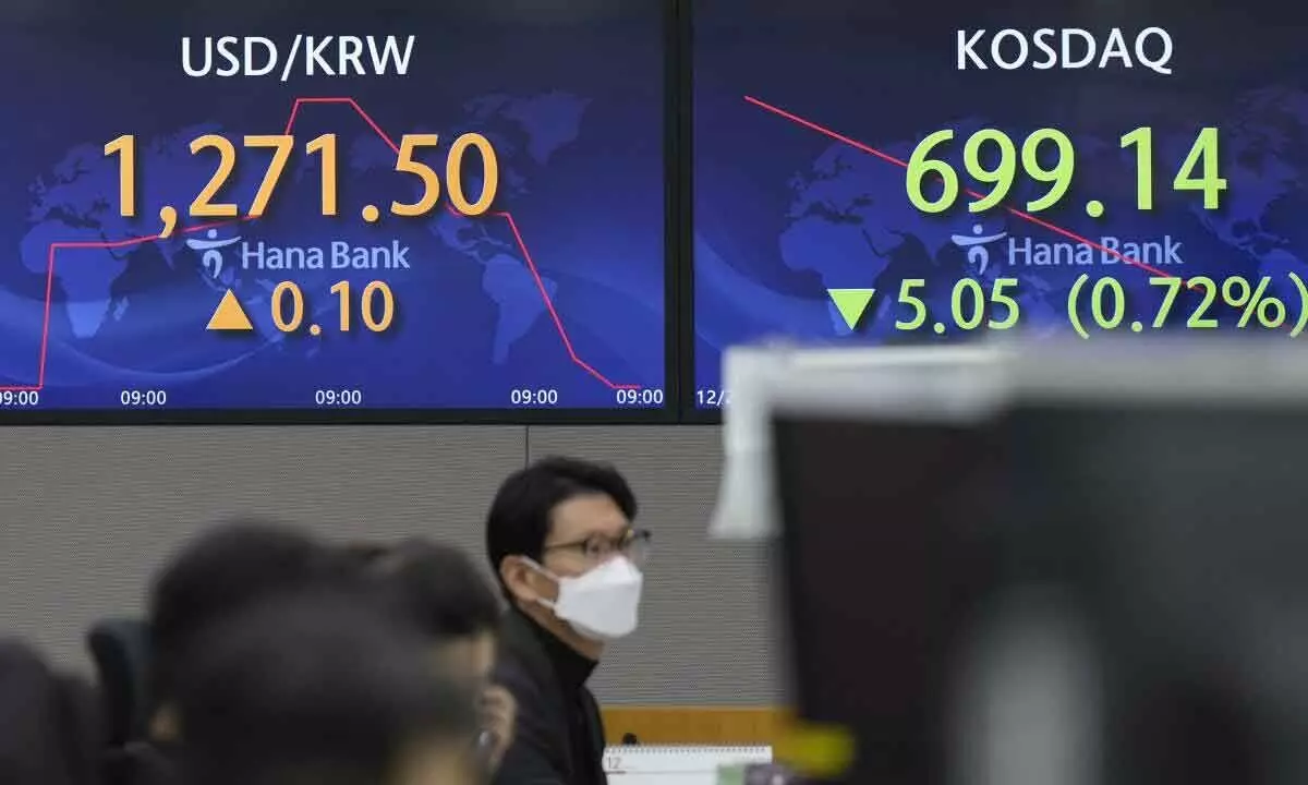 Asian shares mixed, US stocks decline