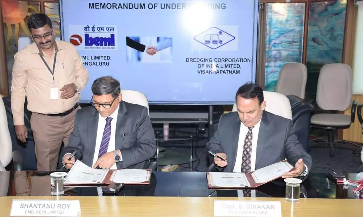 DCIL and BEML top brasses signing MoU on Thursday