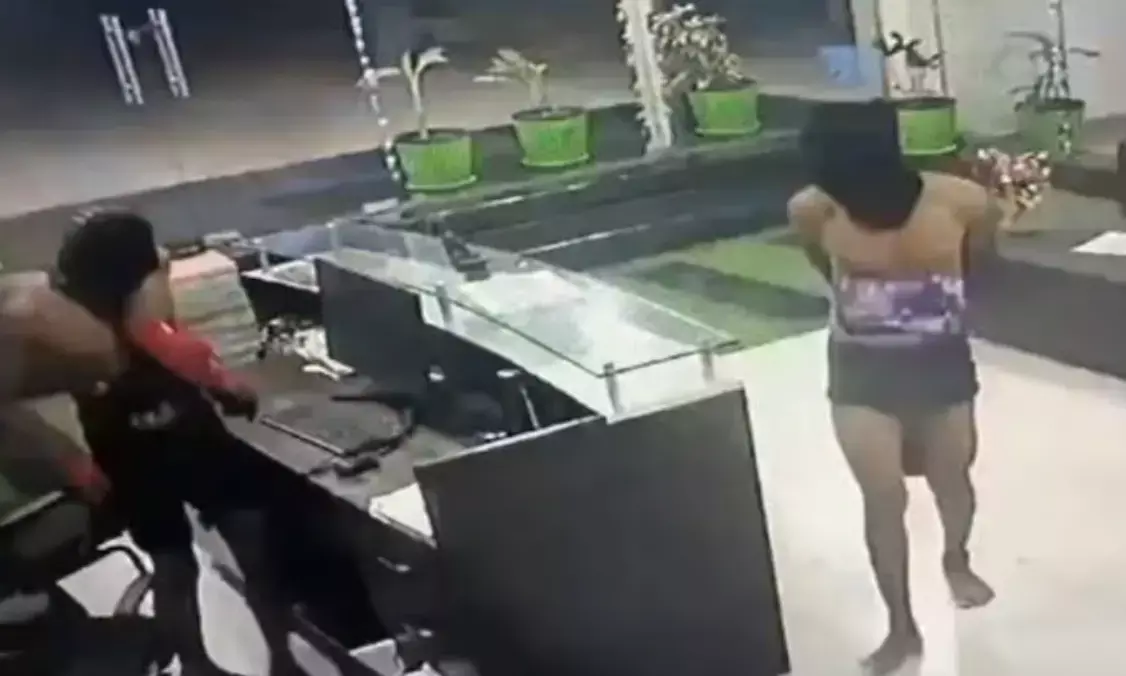 Chaddi Gang steals Rs 7.85 lakh in cash World One School Hyderabad; video resurfaces