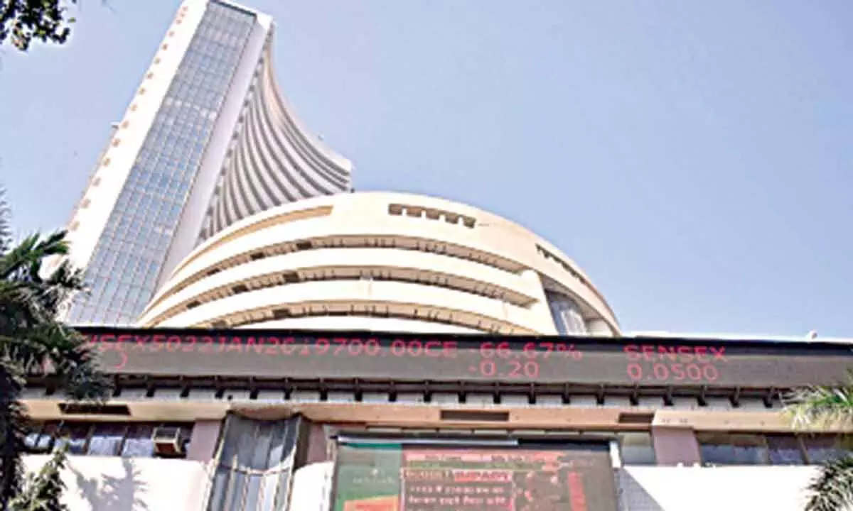 Renewed FII outflows pull indices back in red