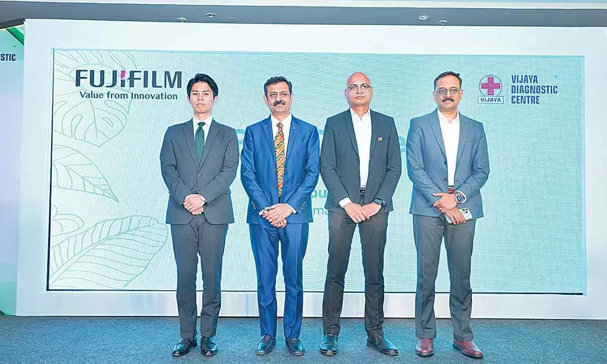 (2nd from left) Chander Shekhar Sibal, Sr Vice President, HOD – Healthcare Business, Fujifilm India and Sheshadri Vasan (1st from right), Chief Operating Officer, Vijaya Diagnostic Centre during the announcement in Hyderabad on Friday