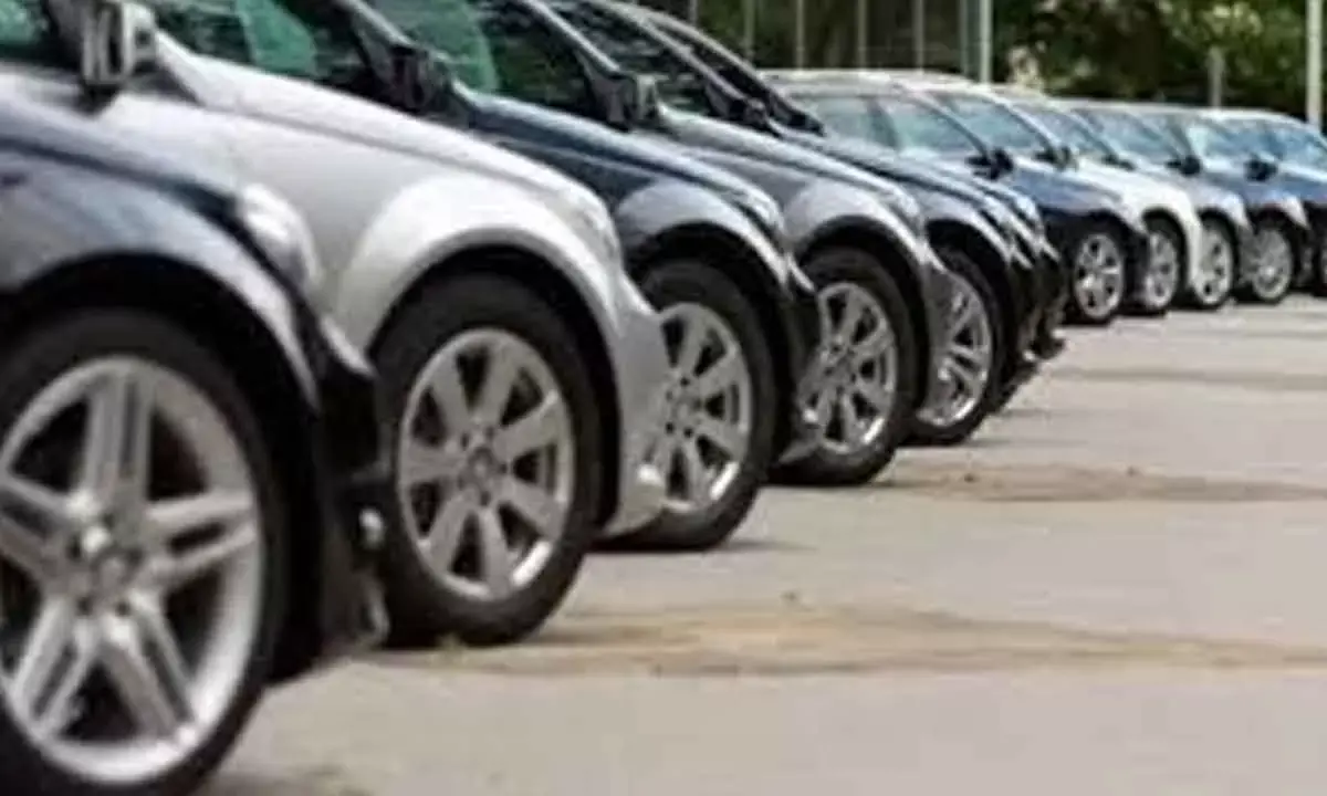 PV discounts expected to remain elevated in FY25