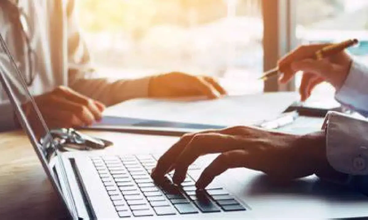 Mid-tier IT firms to outshine large peers in near-term