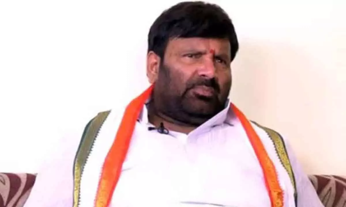 Former Tgana MLA Kuna Srisailam Goud joins Cong