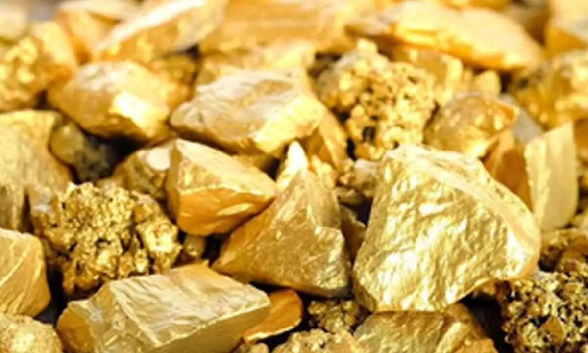 Gold prices rise on MCX tracking global rally