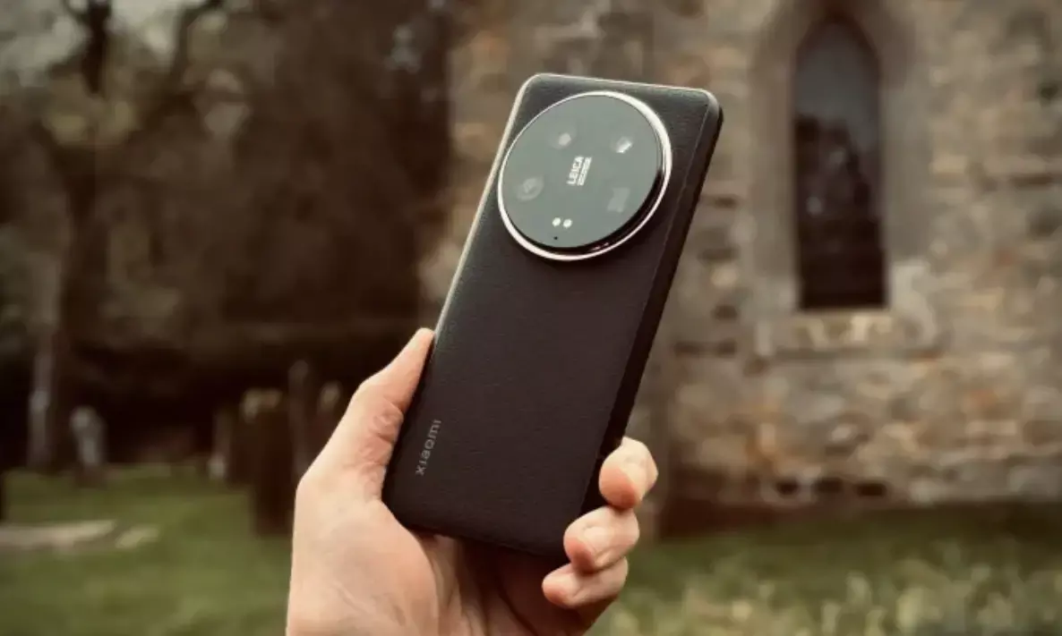 Xiaomi 14 ultra smartphone; a spooky encounter, debunking a ghostly photo