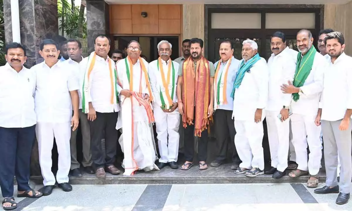 BRS leader Venugopalachary joins Congress